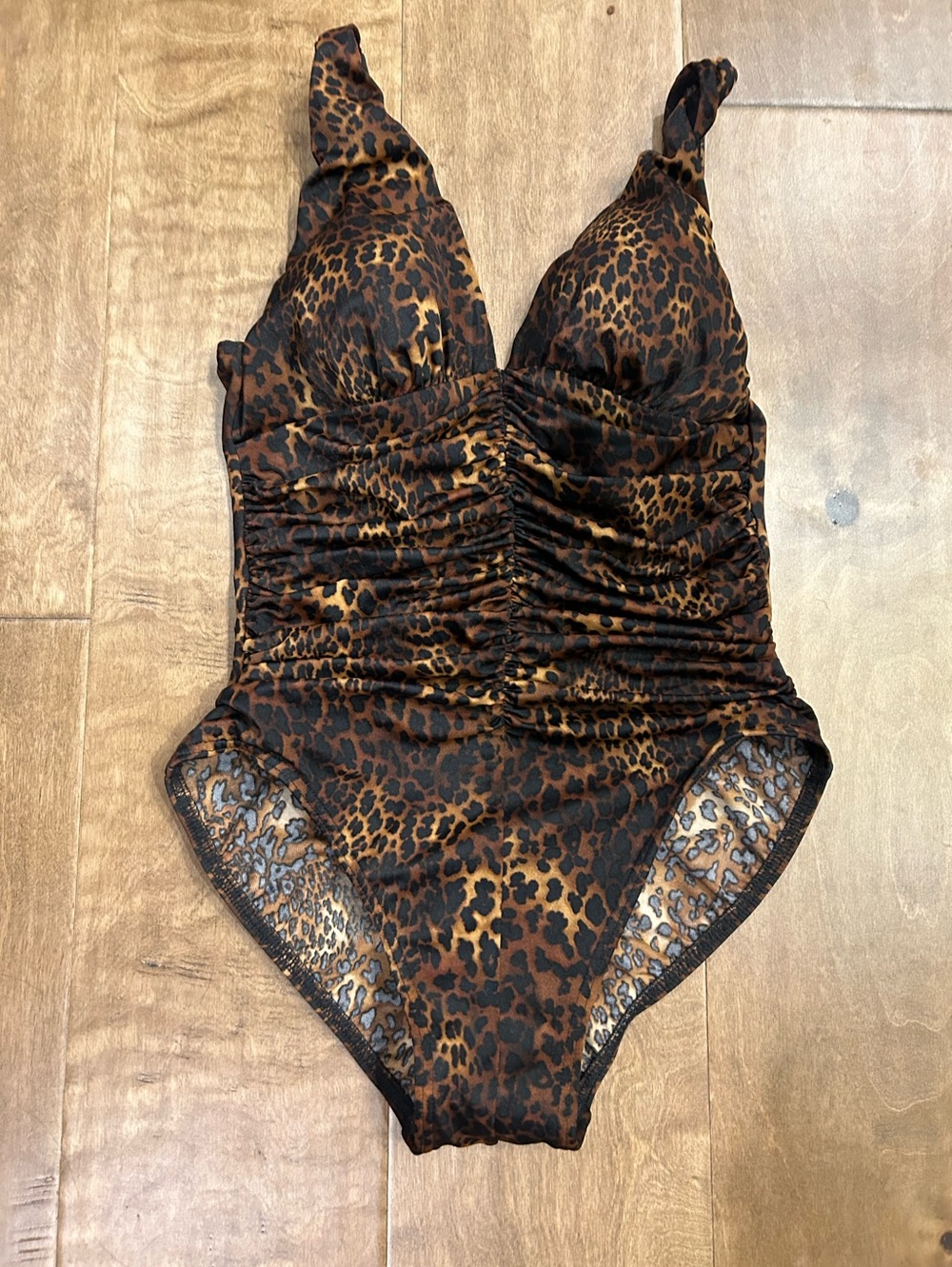 Miracle suit leopard animal print ruched one piece swimsuit 10